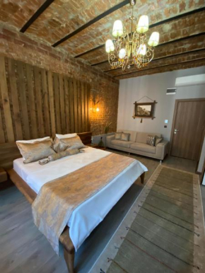 Alma Port Suites